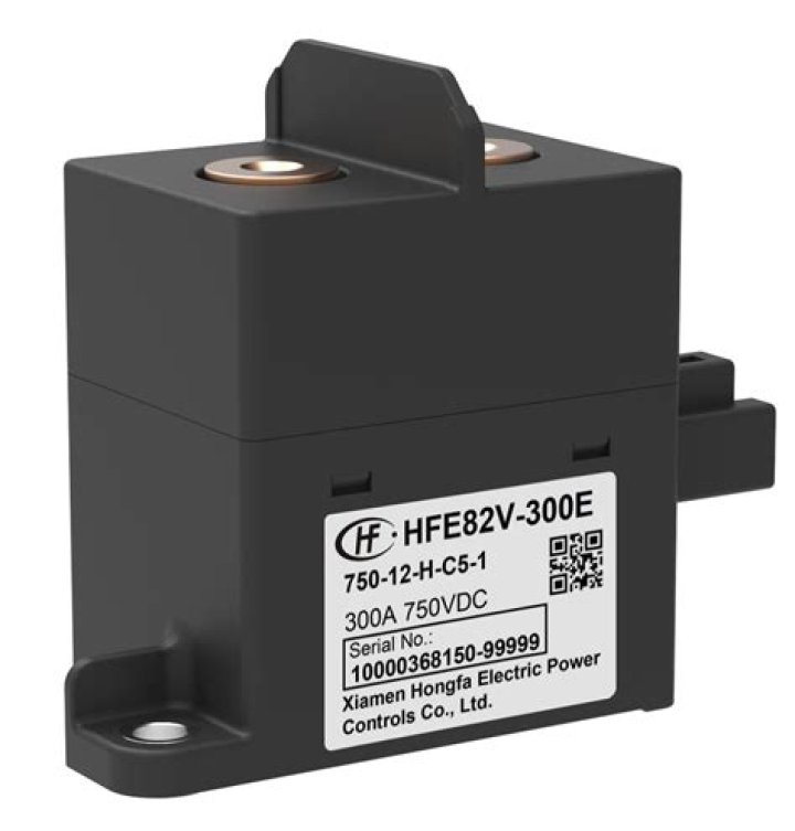 A light-weight direct relay on top for calling home, 4 small relays for local communication.