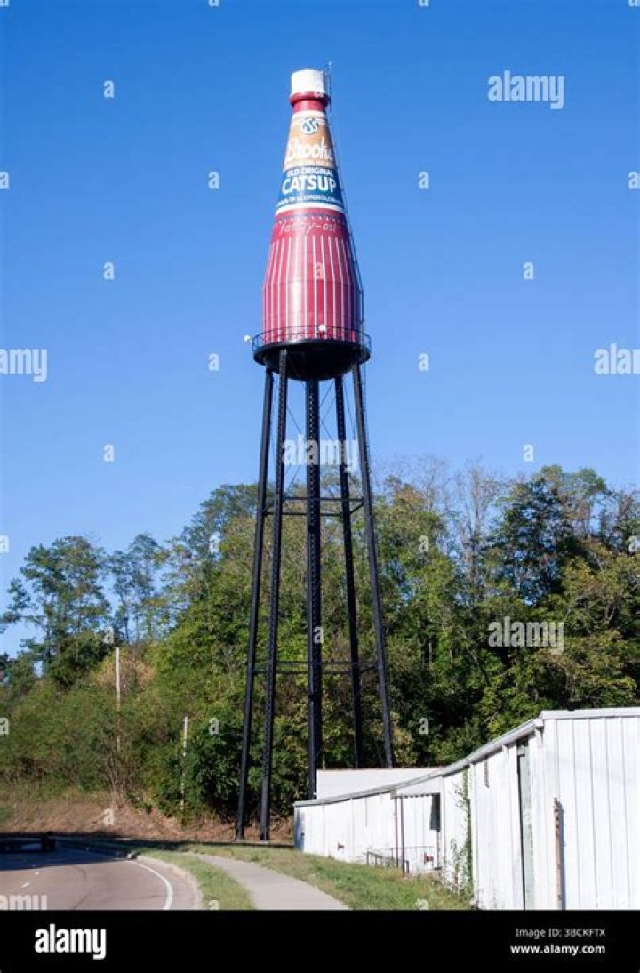 bottle on the tower near the railway in Sly Cooper Thieves in Time, Go West, Young Raccoon