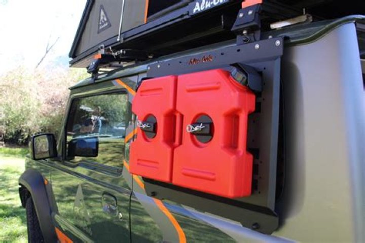 Can a chopper lift off with only 1 jerry can of fuel?
