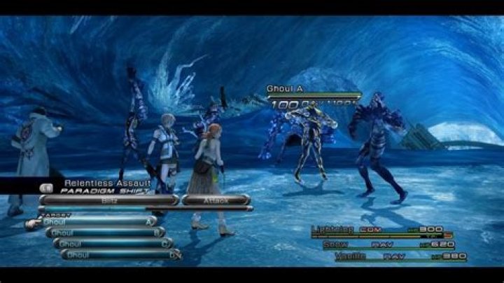 Can I access enemy information during battles in FFXIII?