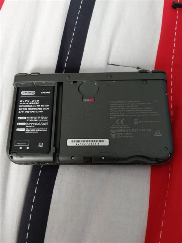 Does the Nintendo 3Ds System Transfer delete the data on the target system?