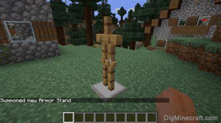 How can I summon an Armor stand with arms?
