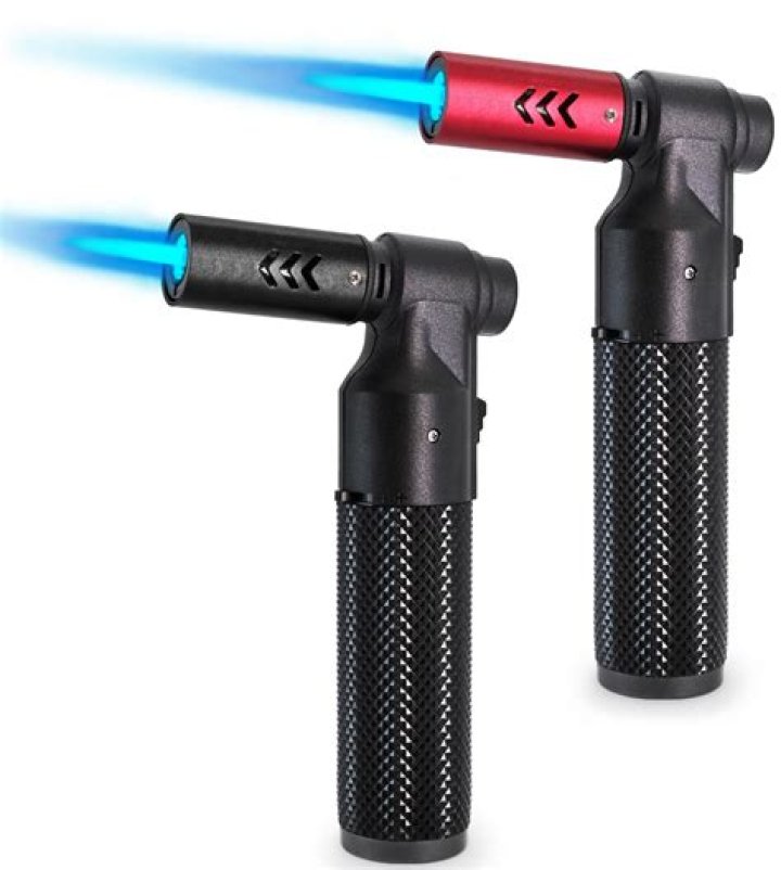How do I light (and clear) a torch?