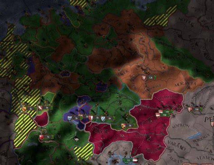 How do I make a free city as the HRE in EU4?