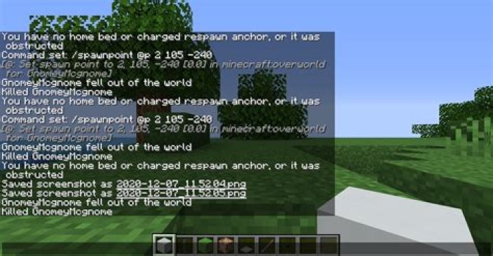 How does Minecraft determine the spawn location in a seeded world?