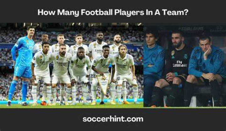 How many players does FIFA 18 support on a PS4 locally?