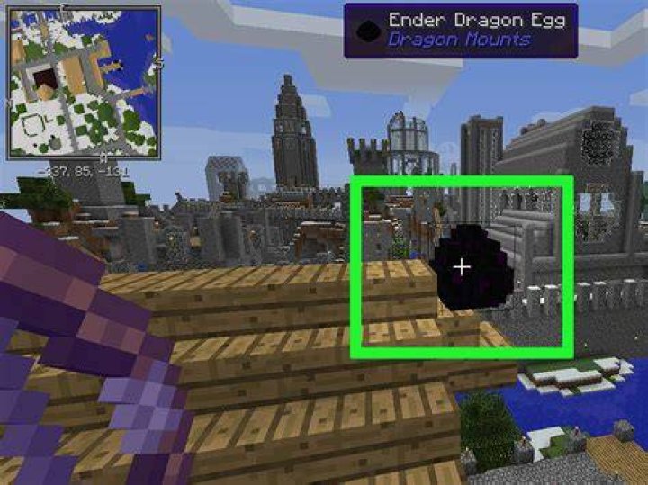 How to make mobs attack each other in Minecraft