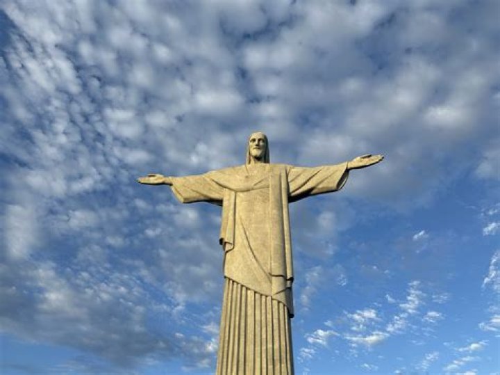How to pick up weapons fast and reliably? (to beat IW time for O Cristo Redentor)