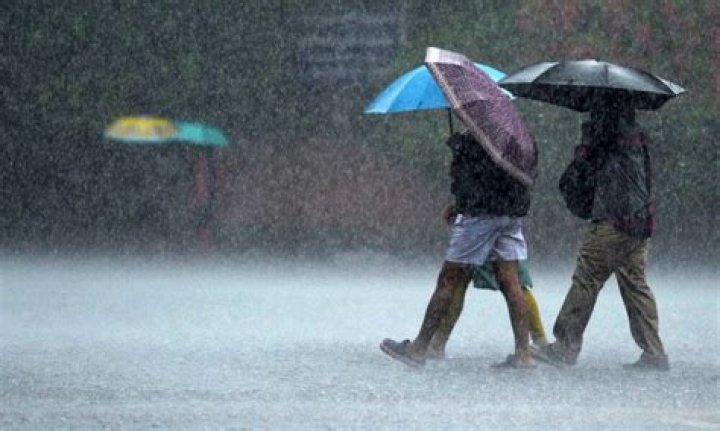 Is there any penalty to reducing the difficulty level in Heavy Rain?