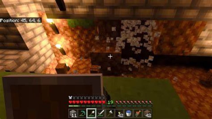 Is there any way to change a non-player entity's data in Minecraft 1.7.10?