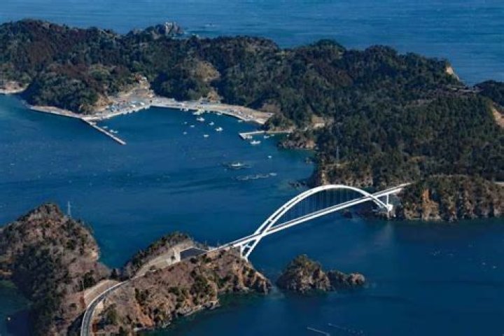 New bridge and hidden area