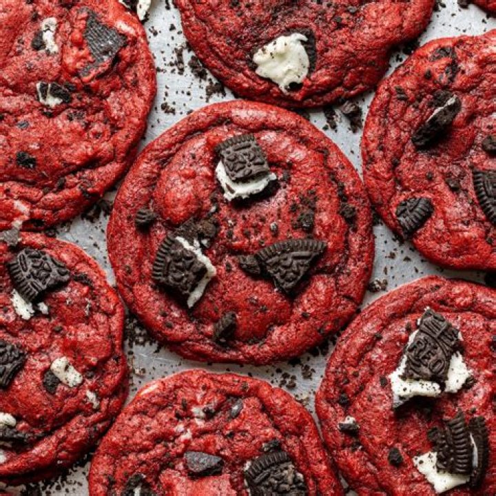 red cookie