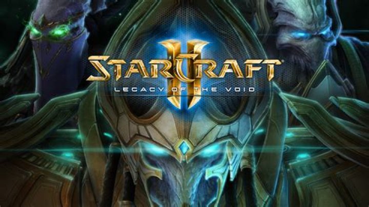 Screenshot of Starcraft 2 loading page displaying message "Streaming Data: 32/34 MB"; screenshot modified to circle the message