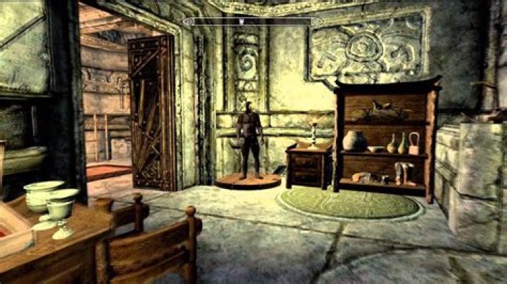 Vlindrel Hall house mannequin never appears