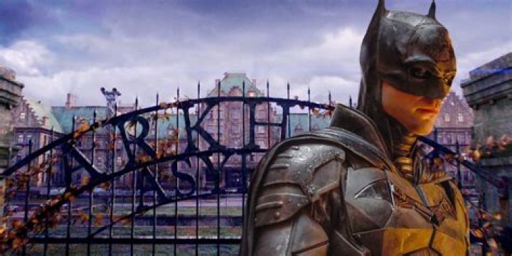 What are all of Batman's combat moves in Batman: Arkham Asylum?