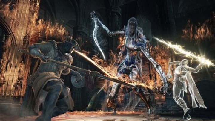What is the best weapon to fight the Dancer of Boreal Valley? [closed]